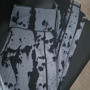 ZYIA Black and Gray Patterned Leggings